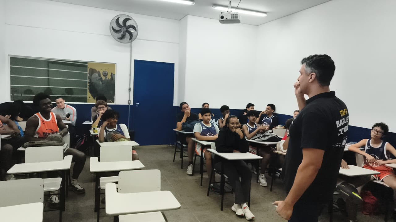 Orientação e acolhimento a adolescentes